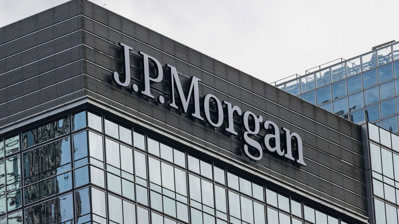 JPMorgan Sets $126,000 Bitcoin Price Target, Citing Historically Low Volatility and Comparison to Gold